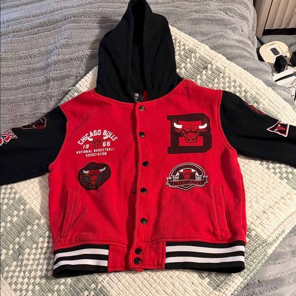 Boys Chicago Bulls Red and Black Hooded Jacket